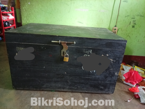 কাঠের বক্স
